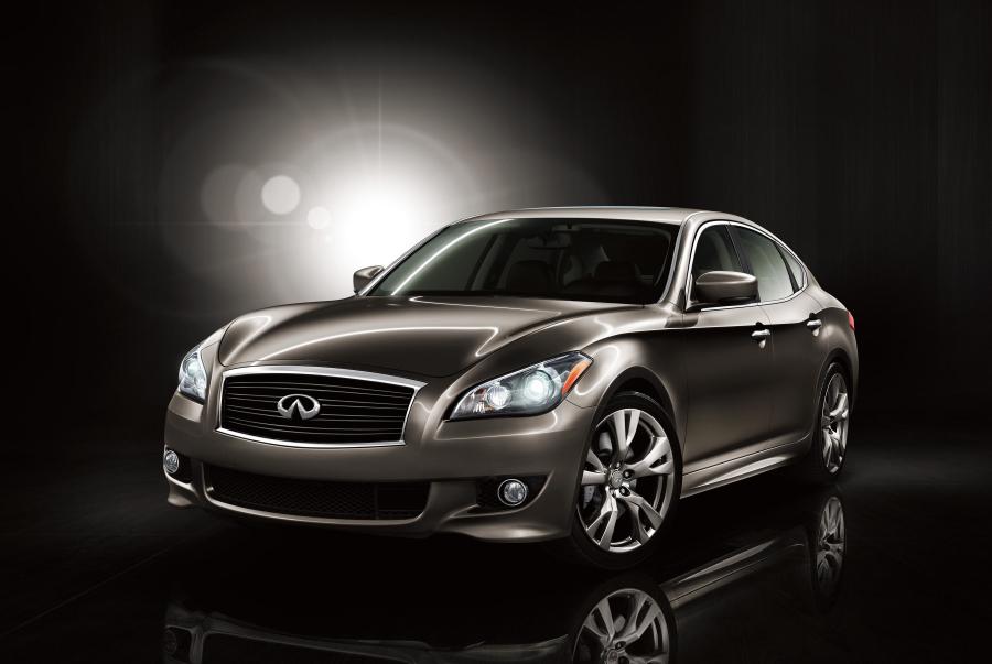  Infiniti M56 S 2010 года  (фото 20 из 34)